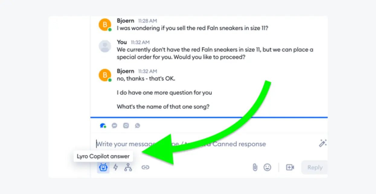 AI customer reply copilot interface