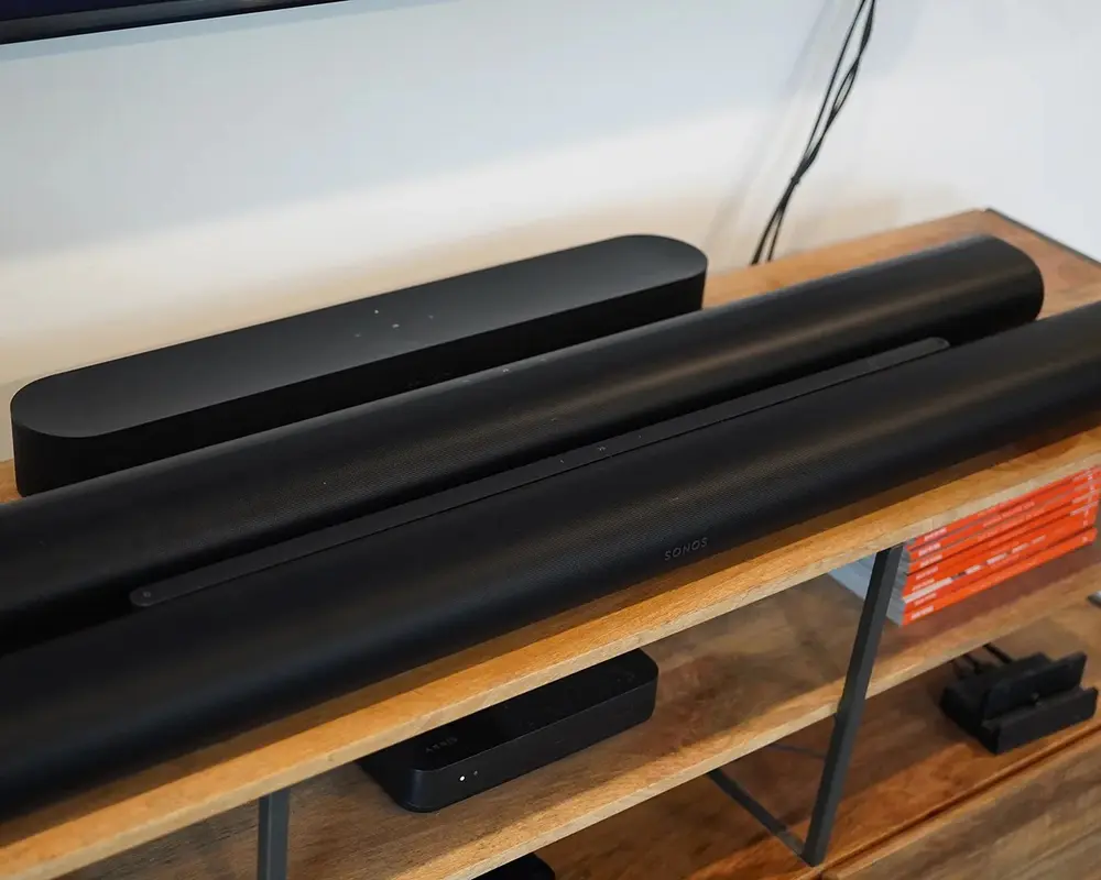 Sonos Era 100 Setup and Connectivity – Compact design, intuitive controls, and simple connectivity make it perfect for any room.